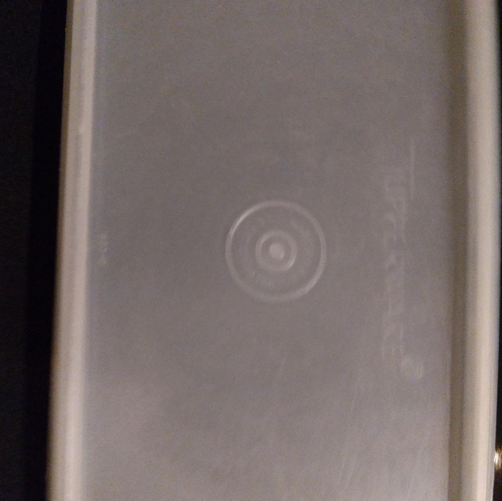 Tupperware - Picture 2 of 3
